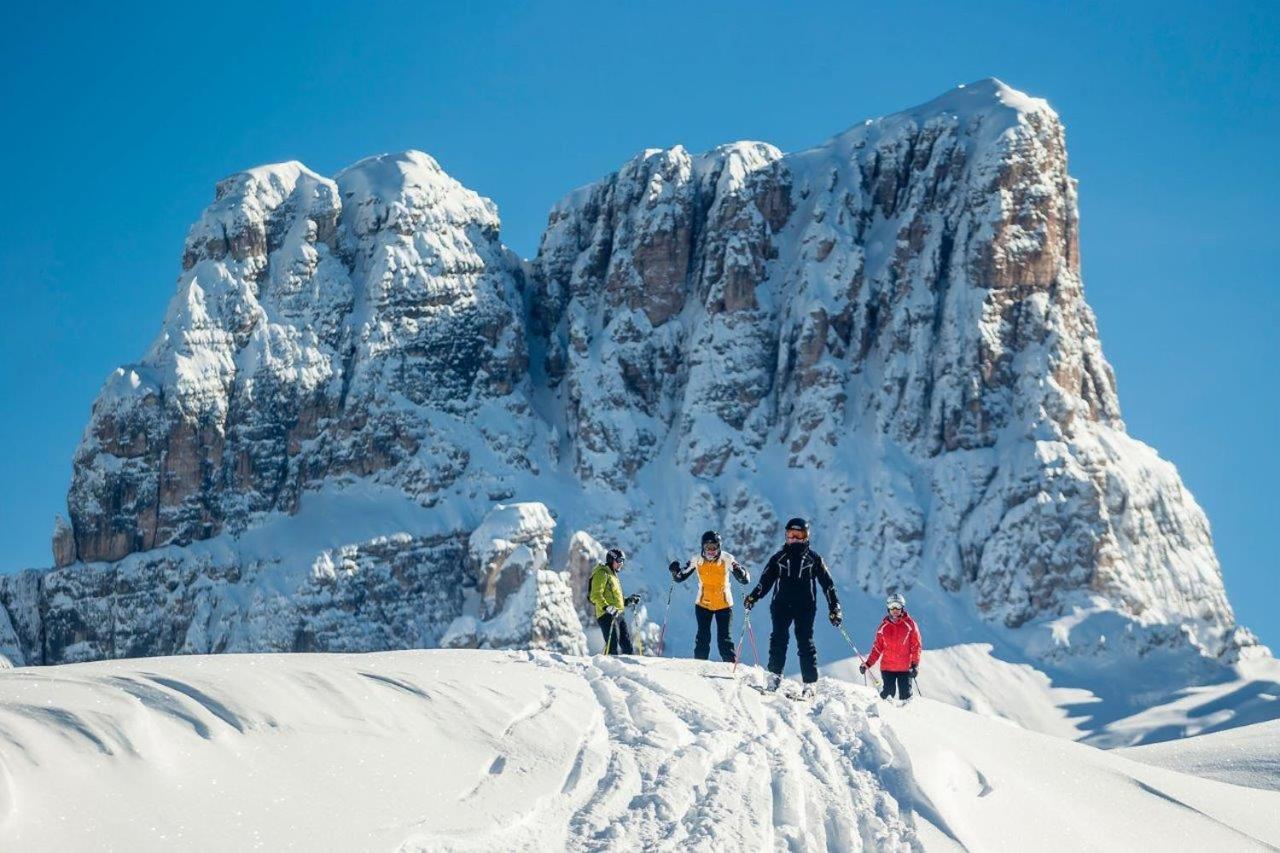 Hotel Corona Cortina dʼAmpezzo Esterno foto