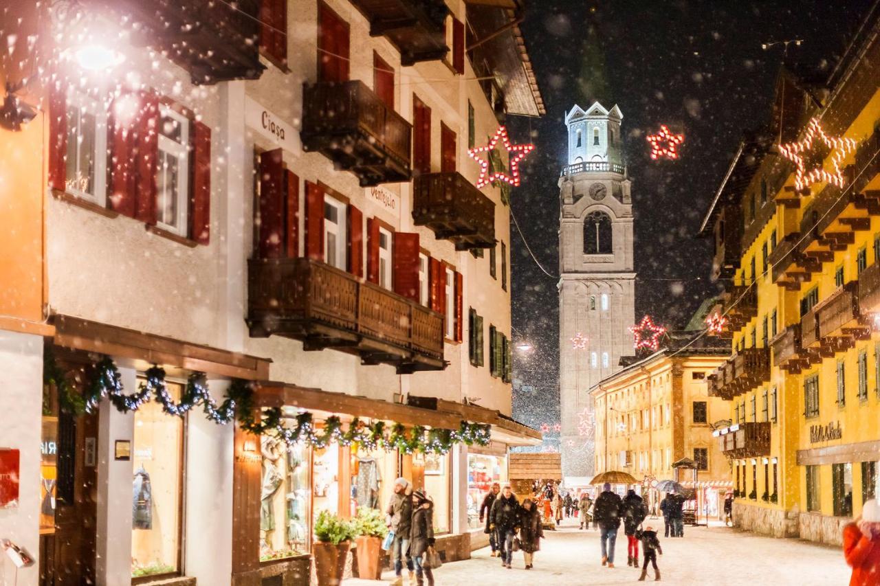 Hotel Corona Cortina dʼAmpezzo Esterno foto