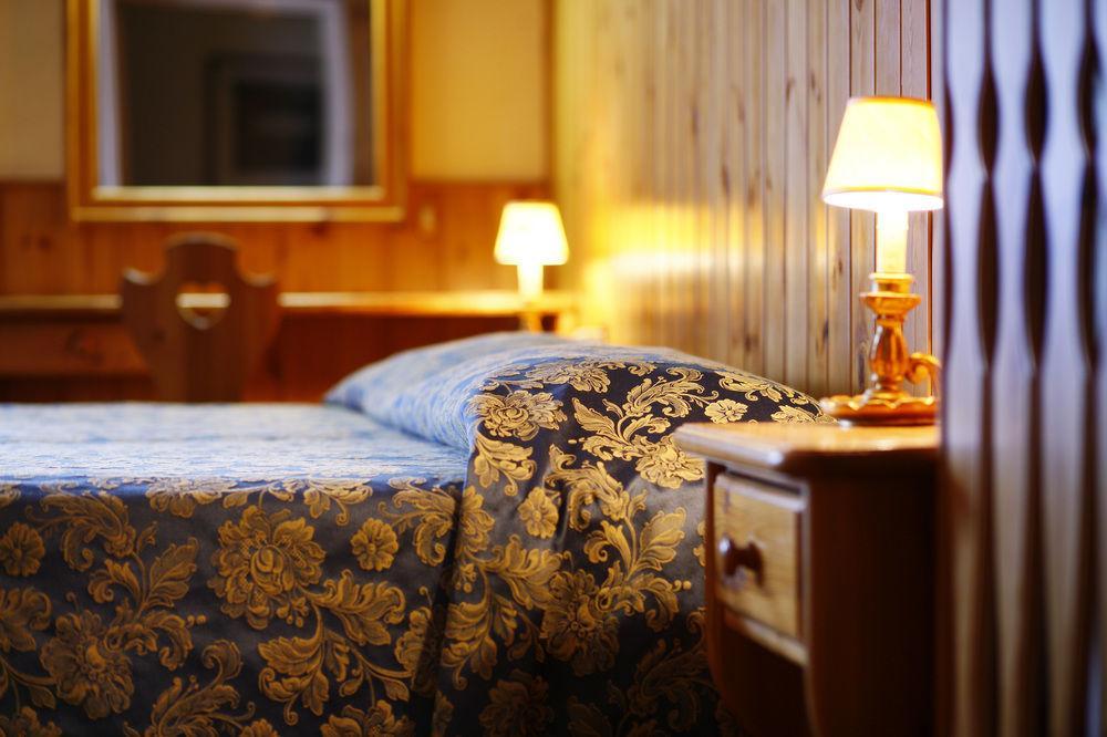 Hotel Corona Cortina dʼAmpezzo Esterno foto
