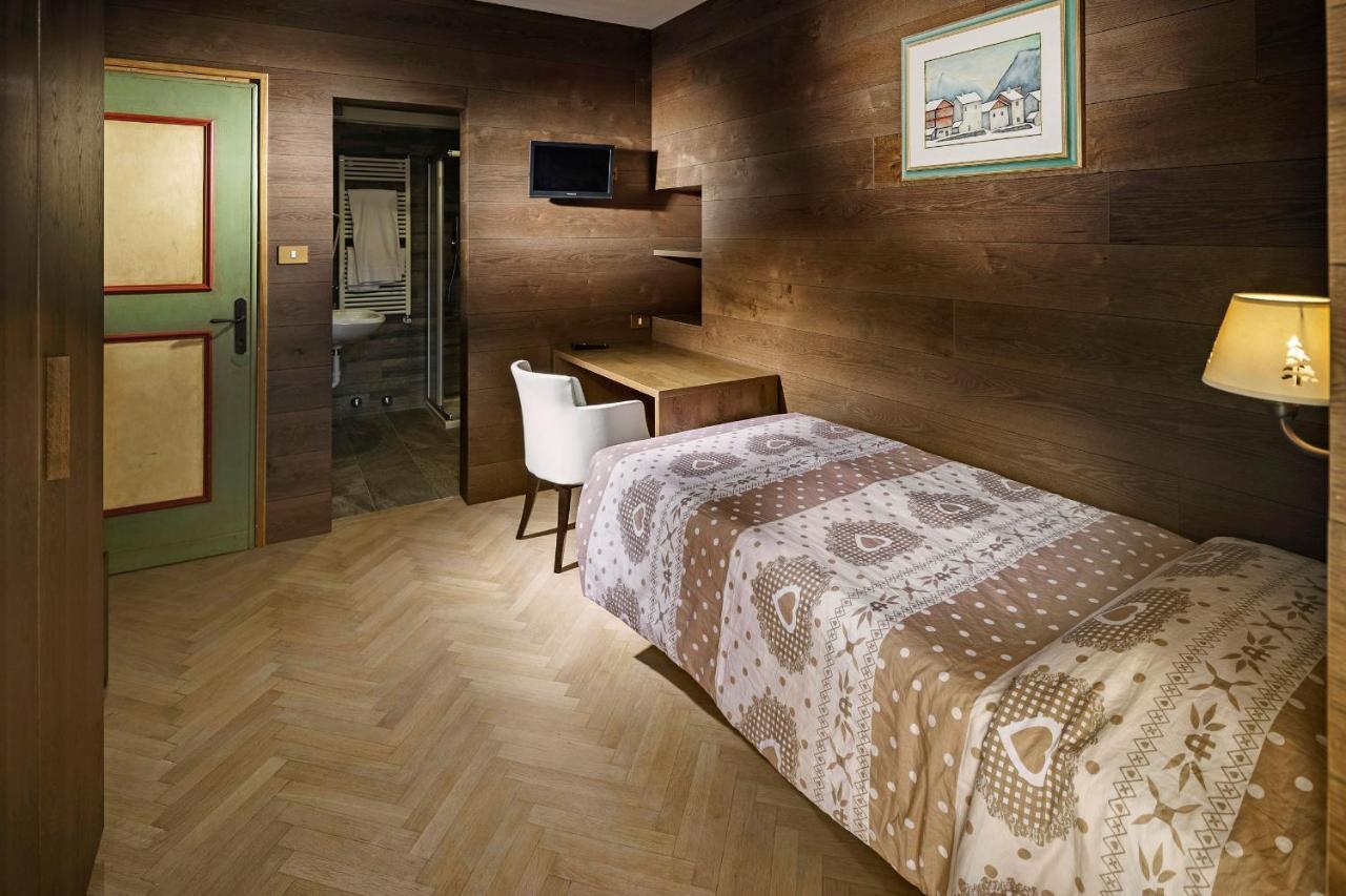 Hotel Corona Cortina dʼAmpezzo Esterno foto