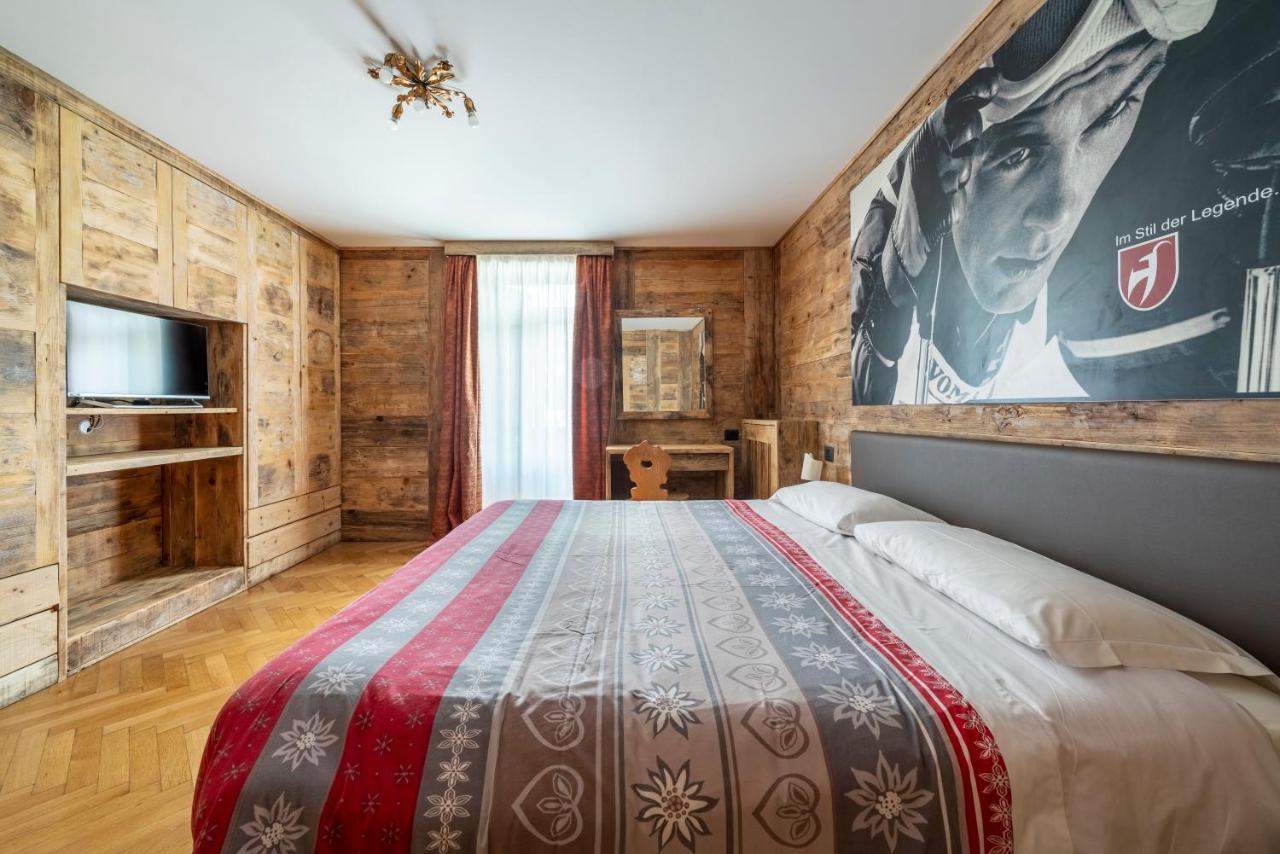 Hotel Corona Cortina dʼAmpezzo Esterno foto