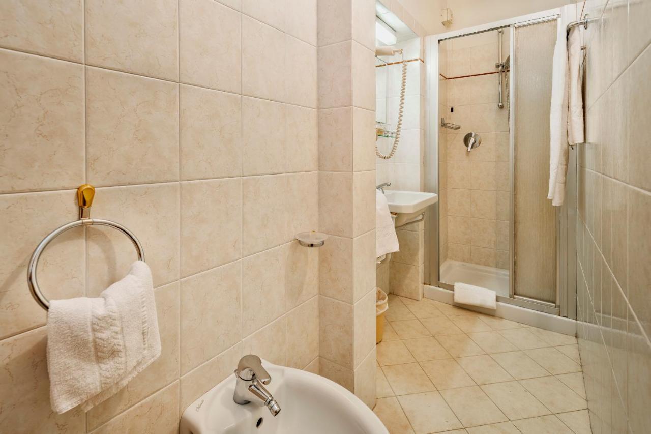 Hotel Corona Cortina dʼAmpezzo Esterno foto