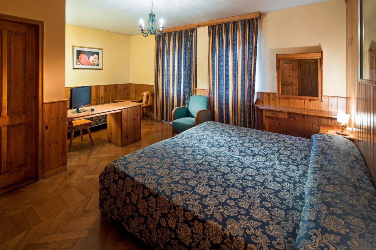 Hotel Corona Cortina dʼAmpezzo Esterno foto