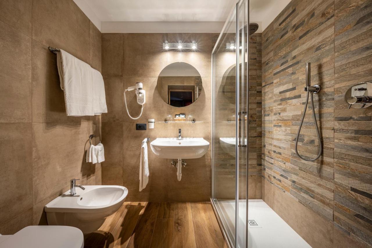 Hotel Corona Cortina dʼAmpezzo Esterno foto