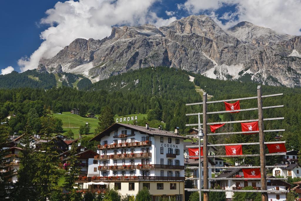 Hotel Corona Cortina dʼAmpezzo Esterno foto