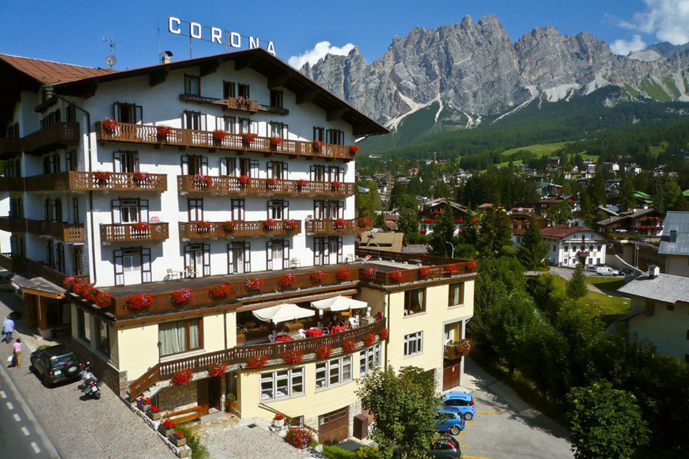 Hotel Corona Cortina dʼAmpezzo Esterno foto