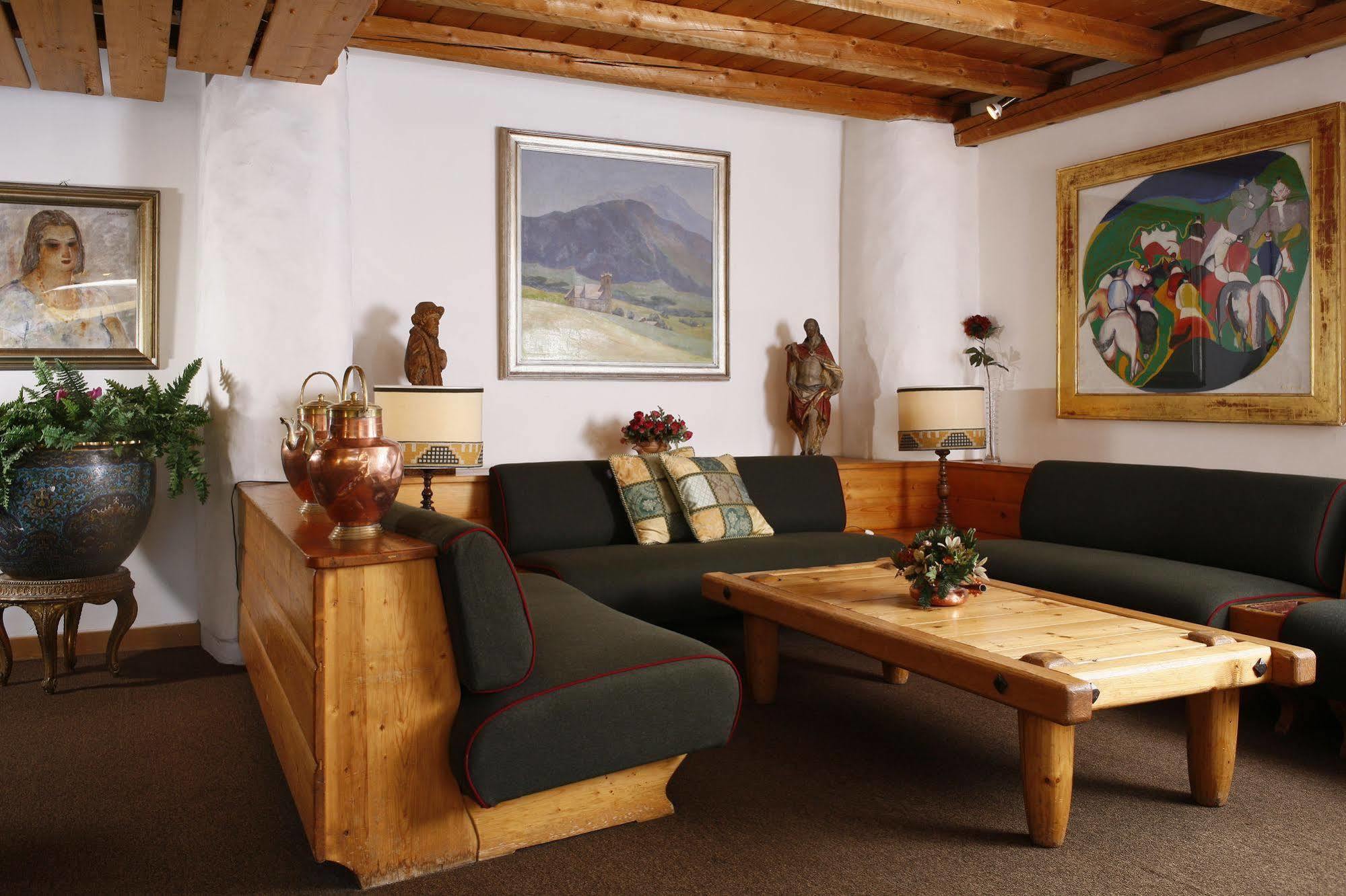 Hotel Corona Cortina dʼAmpezzo Esterno foto