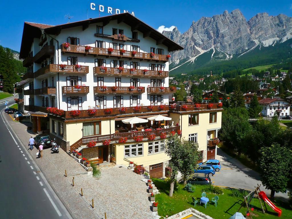 Hotel Corona Cortina dʼAmpezzo Esterno foto