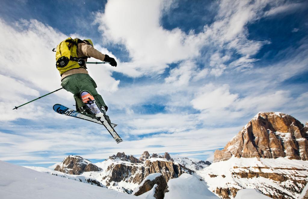 Hotel Corona Cortina dʼAmpezzo Esterno foto